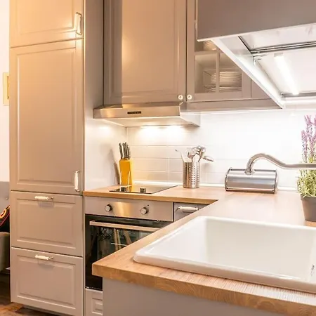 And Comfy 2bdr Near Parliament Apartment Belgrade