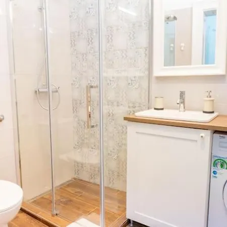 Apartment And Comfy 2bdr Near Parliament Belgrade