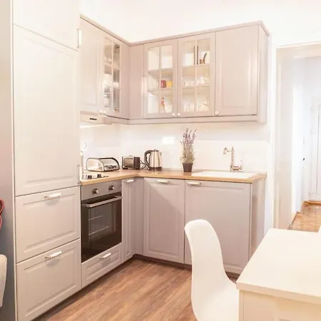 And Comfy 2bdr Near Parliament * Belgrade