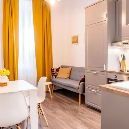 Apartment And Comfy 2bdr Near Parliament